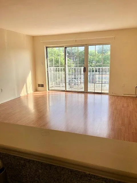200 Crown Ct