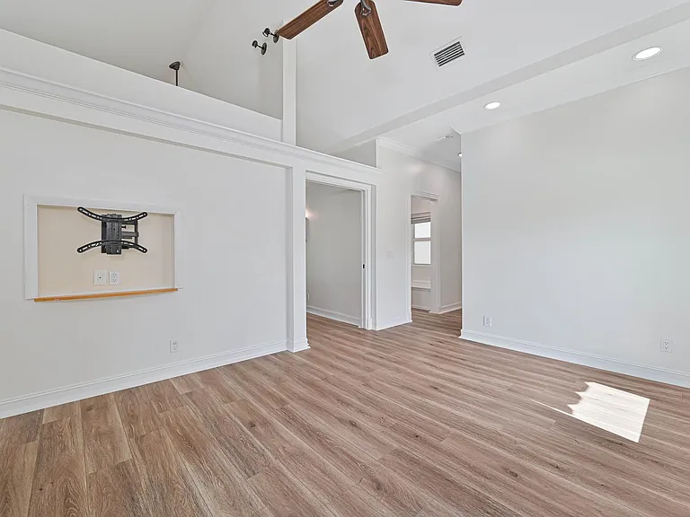 6941 Hunters Rd — Photo 33