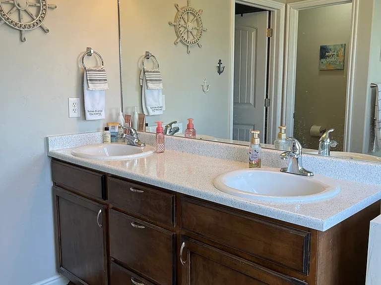 881 Berkeley Dr — Photo 24