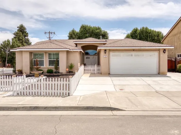 220 Oleander Dr, Chowchilla, CA 93610