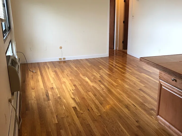 360 Riverway #10 — Photo 3