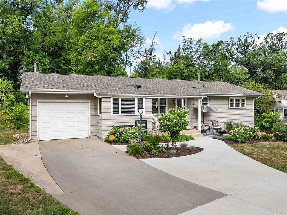 1st image of 1333 Parkwood Dr SE