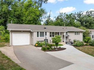 1333 Parkwood Dr SE, Cedar Rapids, IA 52403