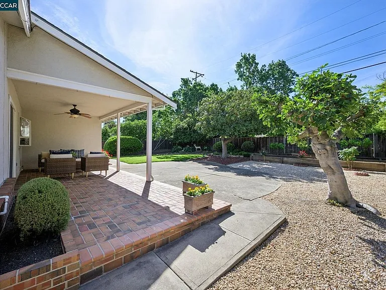 3114 Santa Paula Dr — Photo 8