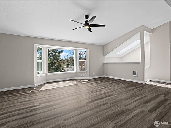 4th image of 1145 Larkspur Drive SE