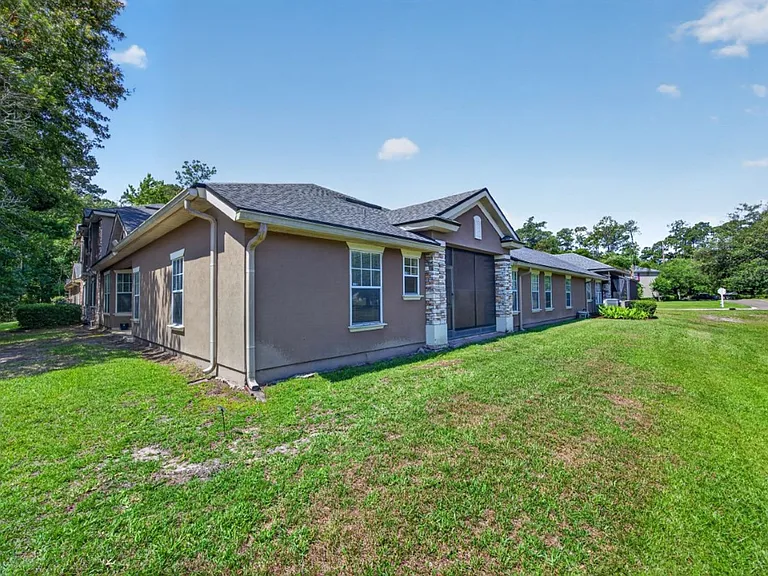 6377 Island Forest Dr #E — Photo 31