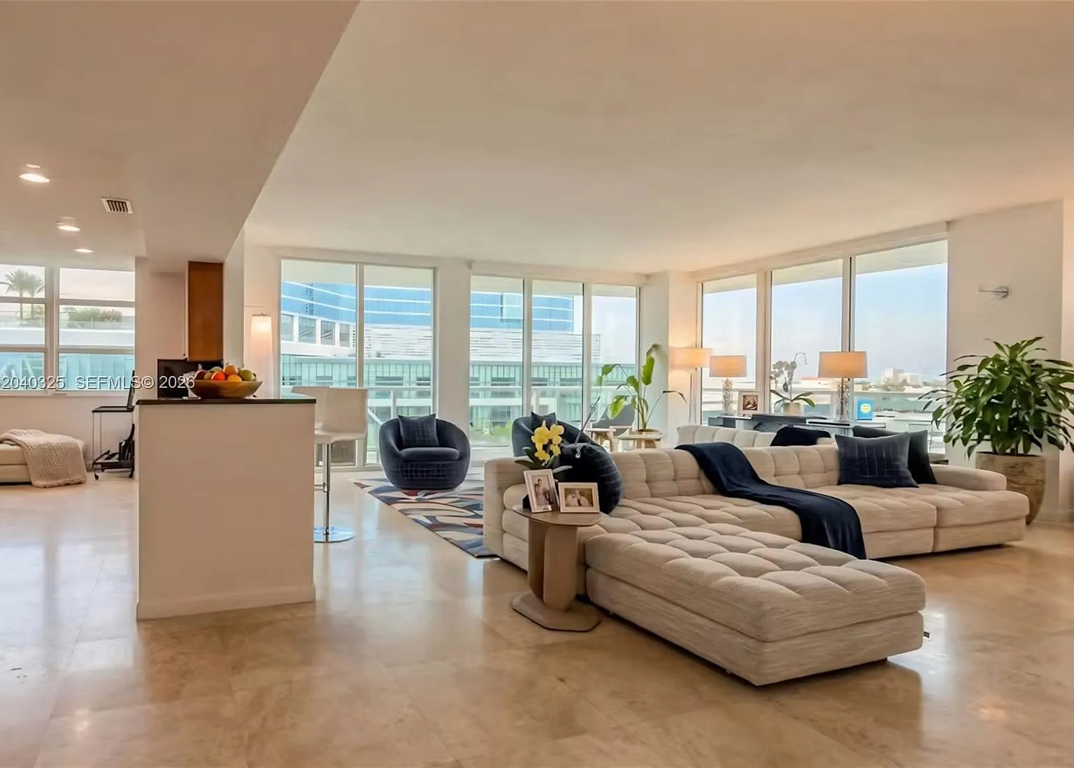 Port Condo — Photo 1