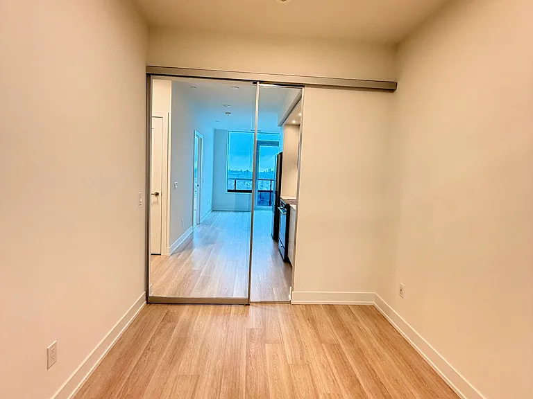60 Central Park Dr #Penthouse 02 — Photo 10