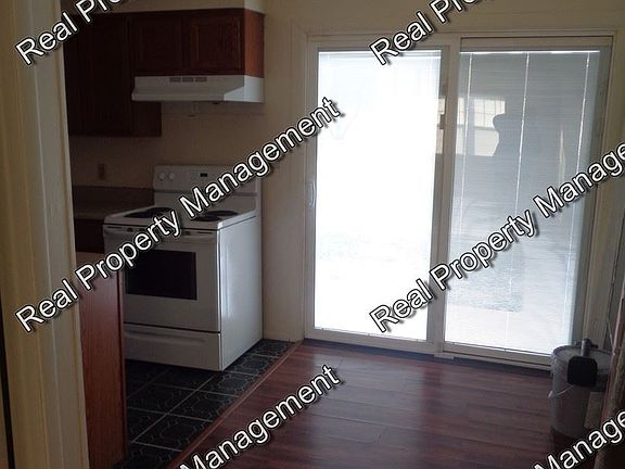 3rd image of 2011 Yorktowne Dr