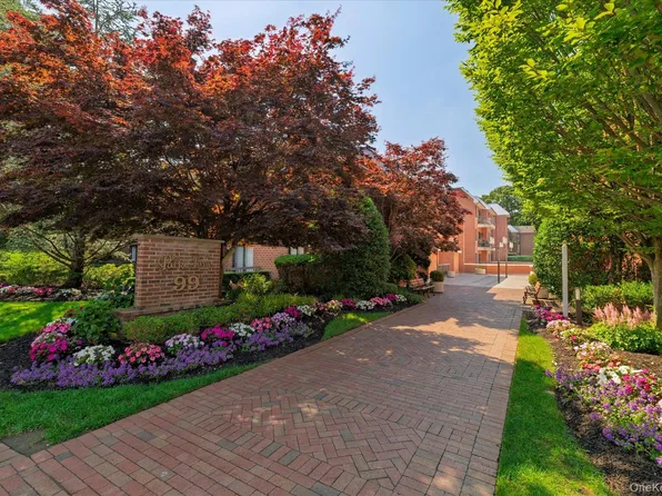 99 S Park Avenue #212, Rockville Centre, NY 11570