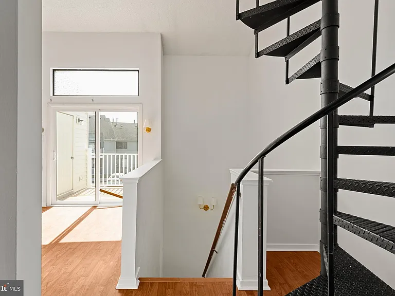 2204 Sandra Rd — Photo 14