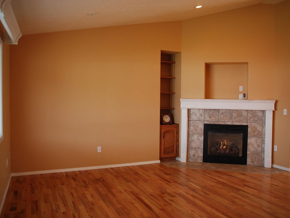 2nd image of 154 E Evergreen Dr