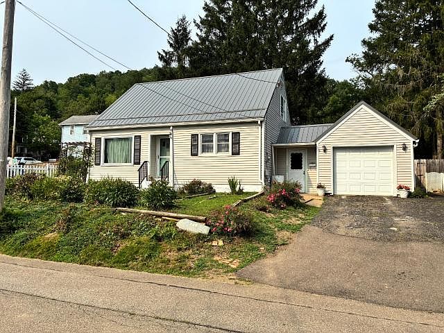 1st image of 705 Cornplanter Ave #6