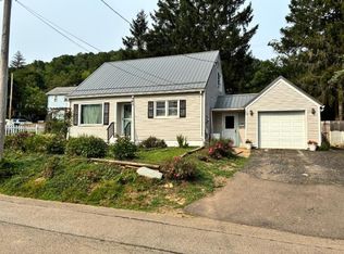 705 Cornplanter Ave, Warren, PA 16365