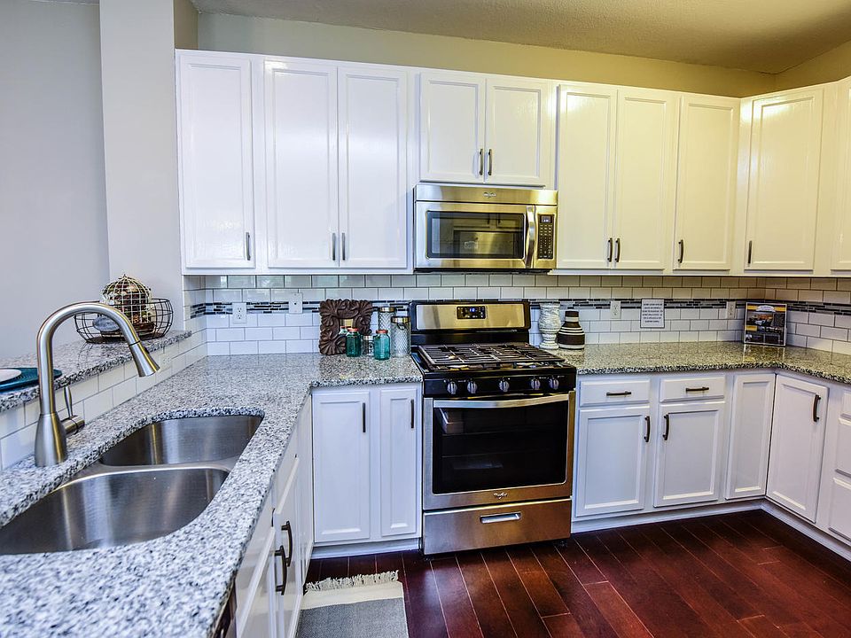 Gorgeous Gourmet Kitchen!