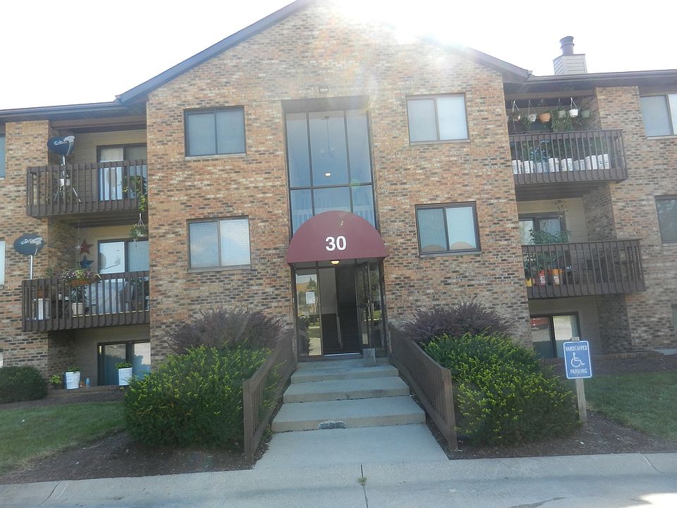 1st image of 30 Providence Dr APT 2