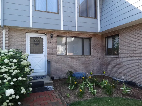 329 W Main Street APT 26, Hyannis, MA 02601