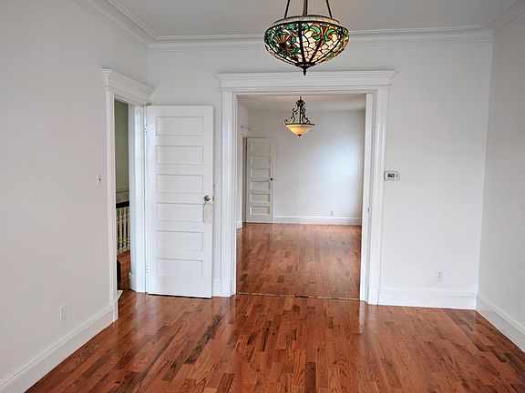 2nd image of 119 Ashford St