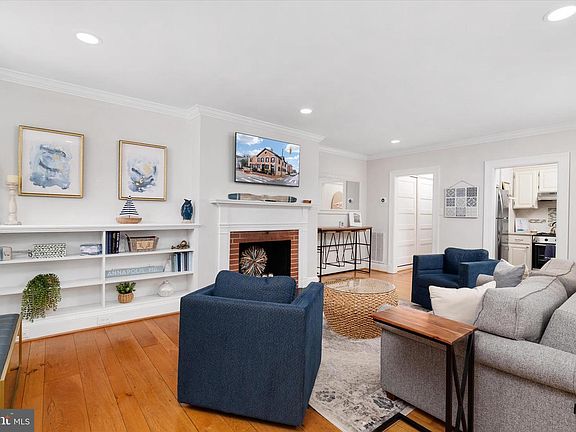 3rd image of 31 College Ave