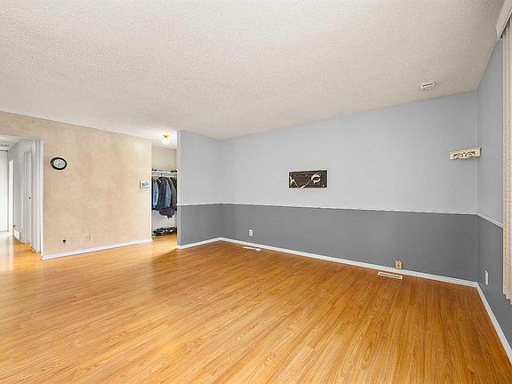 4th image of 272 N Huntington Close NE