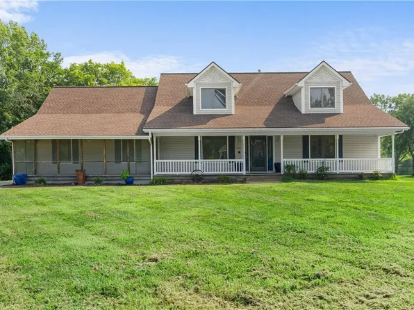 7701 Larson Ave, Kansas City, MO 64138