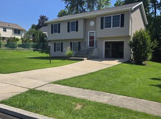 6203 Valleybrook Dr, Mechanicsburg, PA 17050