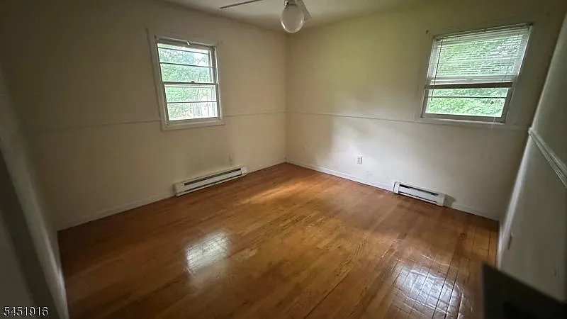 4 bed, 1.5 bath, $3,400 — Photo 3