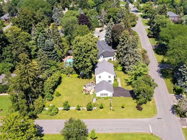 1558 Broadmoor Ave, Mississauga, ON L5G 3V1
