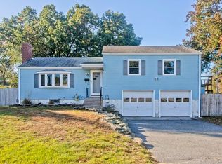 12 Greenpoint Cir, Chicopee, MA 01020