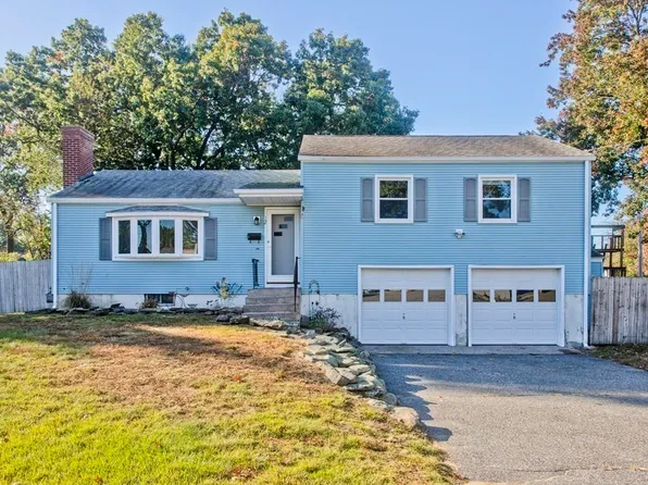 12 Greenpoint Cir, Chicopee, MA 01020