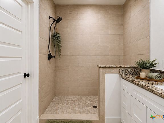 5th image of 12 Meadow Oak Ct