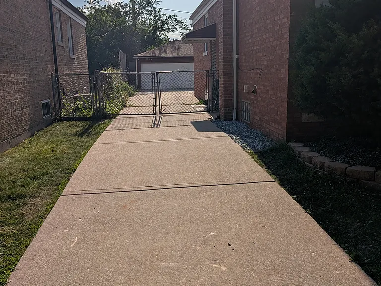 748 Westchester Blvd — Photo 10