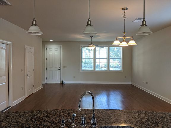 4th image of 119 Steinbeck Way #A