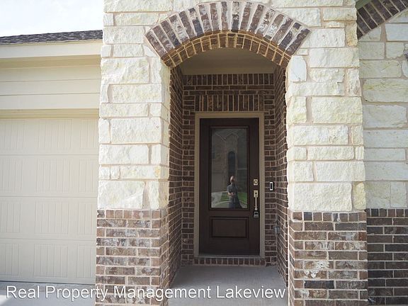 4th image of 1800 Lake Grove Dr