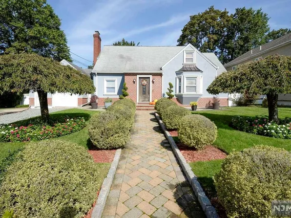 95 W Church St, Bergenfield, NJ 07621