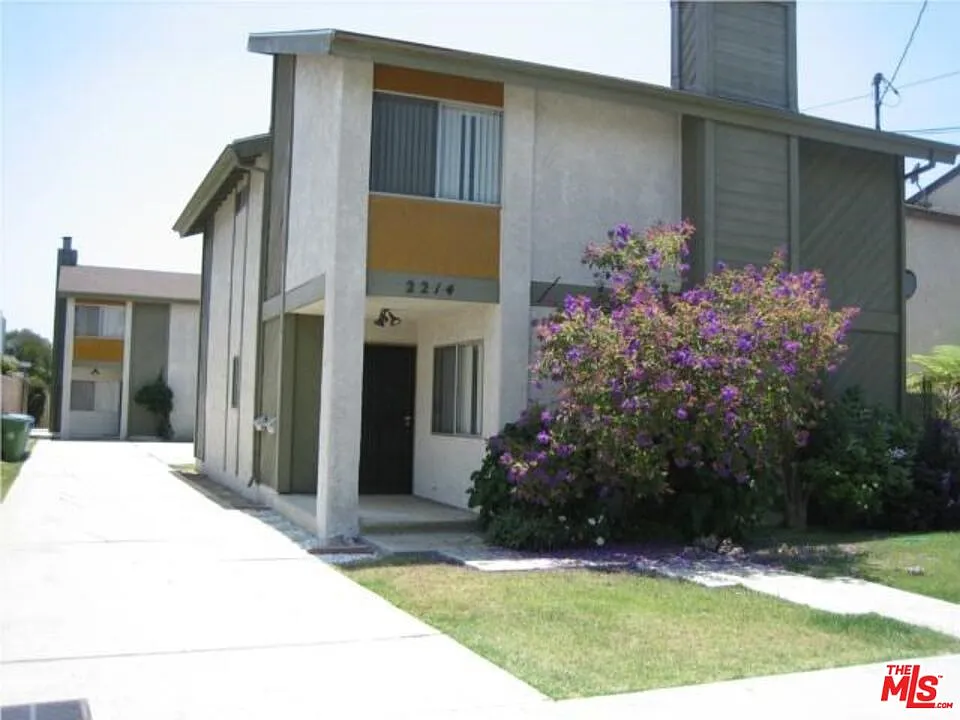 3 bed, 2.0 bath, 2037 sqft, $5,995 — Photo 4