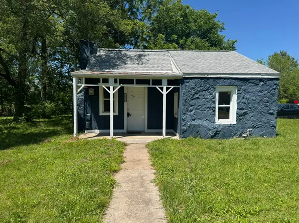 3025 W Hovey Street, Springfield, MO 65802