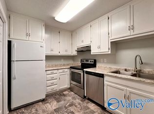 2085 Greenwood Pl SW, Huntsville, AL 35802