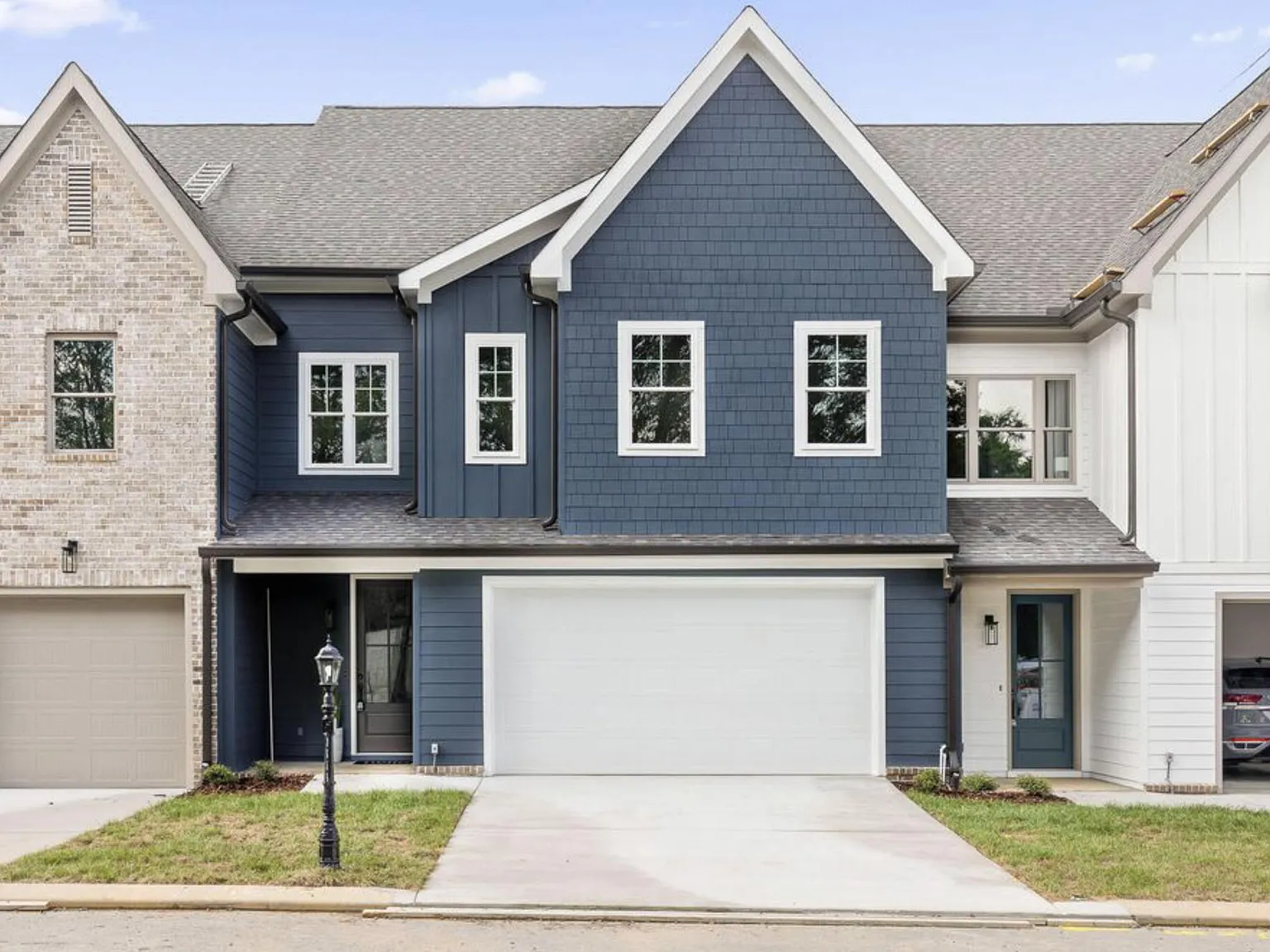 9658 Dutton Ln — Photo 1