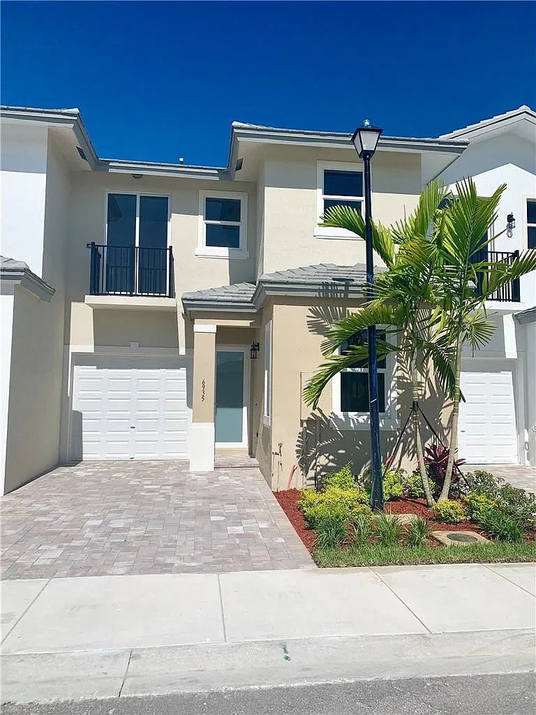 3 bed, 3.0 bath, 1734 sqft, $3,395 — Photo 1