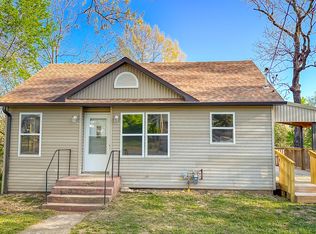612 E Benton Avenue, Ava, MO 65608