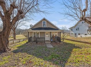 609 Burgess St, Livingston, TN 38570