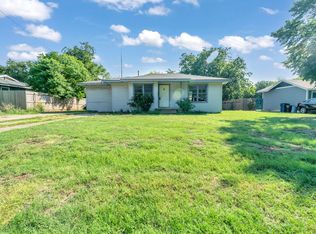 140 NW Lorna St, Burleson, TX 76028