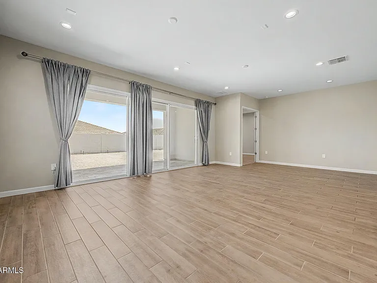 6051 E Sinclair St — Photo 4
