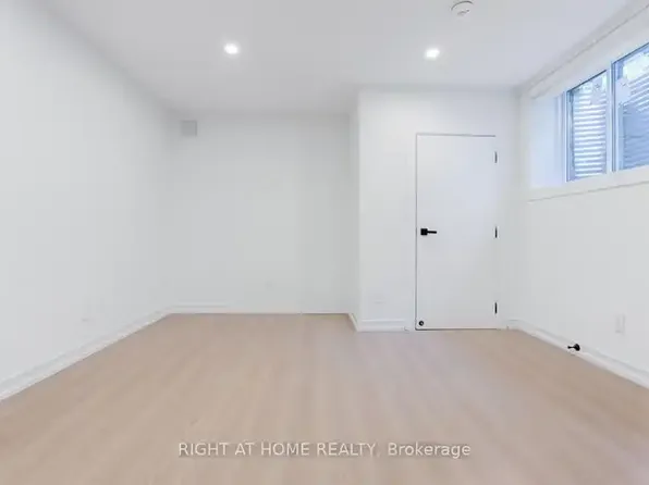 11 Condor Ave #1A, Toronto, ON M4J 3M5