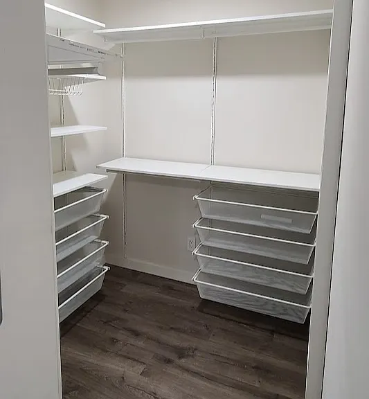Master walk-in Closet
