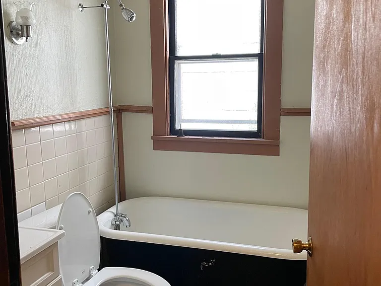 43 Harriet Ave — Photo 4