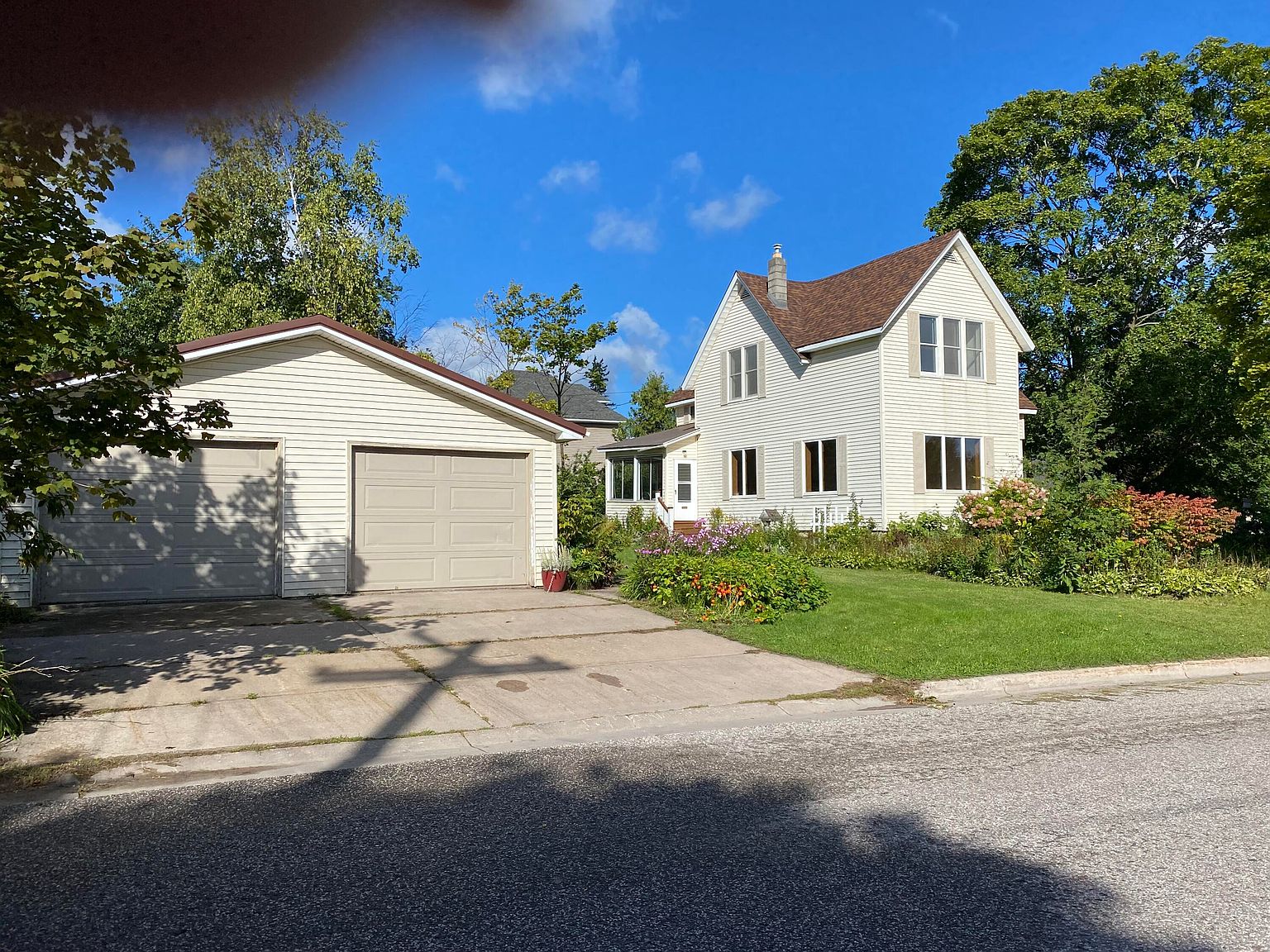 1300 Davitt St, Sault Sainte Marie, MI 49783 Zillow