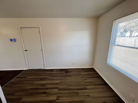 4th image of 9417 Lewis Ave