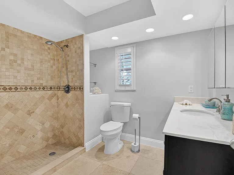 4690 Palo Verde Dr — Photo 24